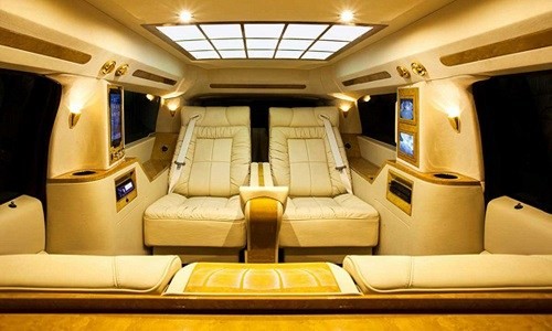 Cadillac Escalade với nội thất nhà hát sang trọng