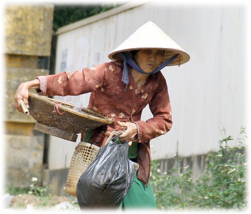 Nước mắt chảy xuôi