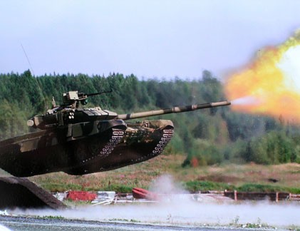 T-90, M1 Abrams: “kẻ tám lạng, người nửa cân”