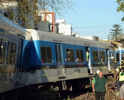 Argentina: Hai tàu hỏa đâm nhau, hơn 300  người  thương vong