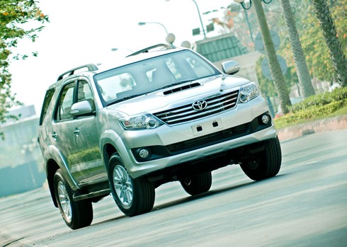 Có nên mua Toyota Fortuner 2013... giá 1 tỷ đồng?