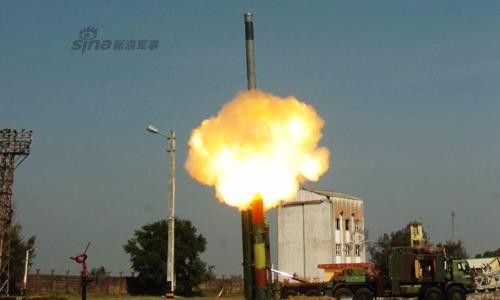 Siêu tên lửa BrahMos áp sát Tây Tạng, Trung Quốc "rùng mình"