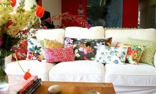 Gợi ý trang trí sofa bằng gối cho phòng khách quyến rũ