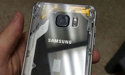 "Sửng sốt" với màn “lột trần” Galaxy Note 5