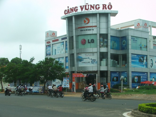 Hàng loạt nhân sự Cảng Vũng Rô bị bắt