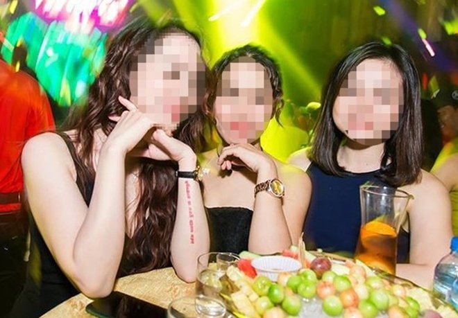 Góc khuất hot girl cao 1,65m hành nghề PG