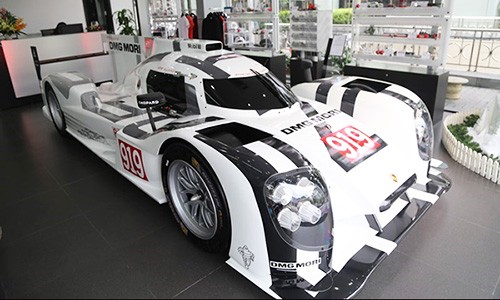 Đấu giá từ thiện phiên bản trưng bày Porsche 919 Hybrid