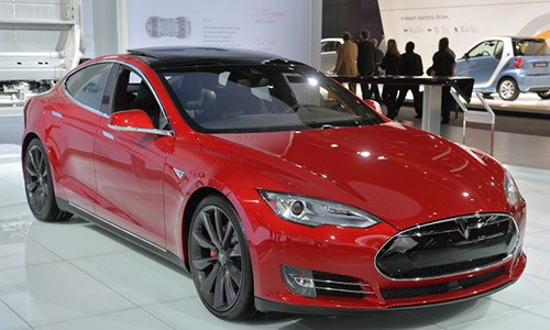 Tesla Model S lên ngôi “ông hoàng xe điện” tại Mỹ