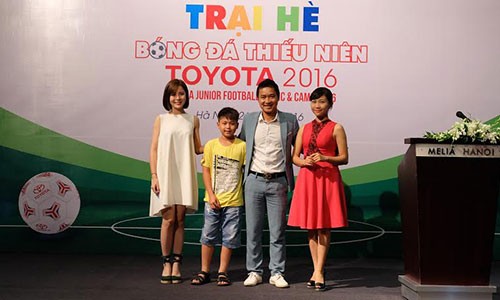 Khởi động Trại hè bóng đá thiếu niên Toyota 2016