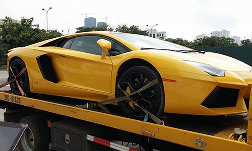 Khốn khổ vận chuyển siêu xe Lamborghini, Ferrari tại Việt Nam