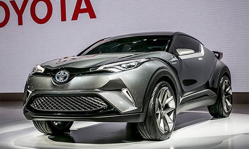 SUV cỡ nhỏ Toyota C-HR 2016 giá từ 500 triệu 