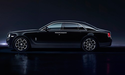 Siêu xe sang Rolls-Royce Ghost "mặc áo" Versace 