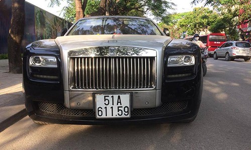 Rolls-Royce chục tỷ biển Sài Gòn lăn bánh trên đất Cảng