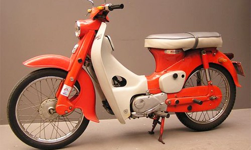 Xe máy Honda Cub hơn 50 tuổi “mới cứng” tại Sài Gòn