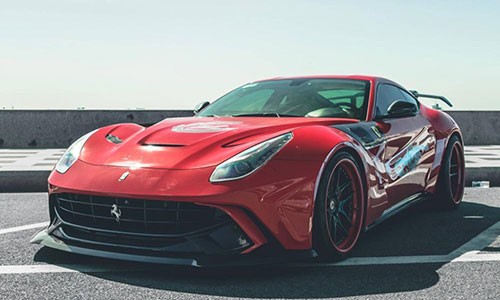 Ferrari F12 Berlinetta "độ khủng" của đại gia Việt lên báo Tây