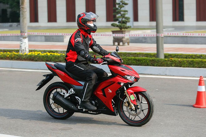 Honda Winner X giảm tiếp 3 triệu đồng, "đấu" Yamaha Exciter