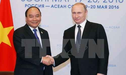 Thủ tướng Nguyễn Xuân Phúc hội kiến Tổng thống Nga V.Putin