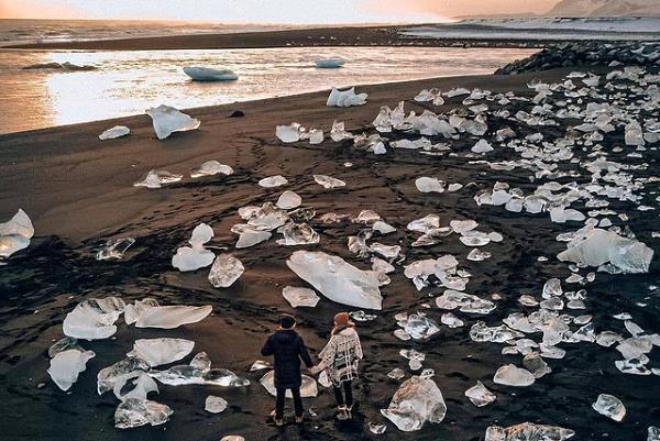 Lóa mắt bãi biển “kim cương” hút khách nhất ở Iceland