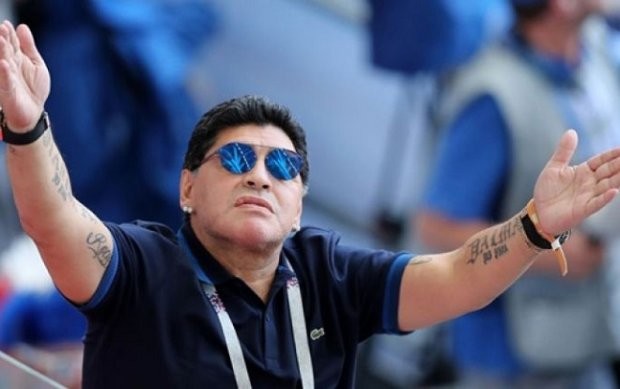 Maradona ví chiến thắng của ĐT Anh như…một vụ trộm cướp