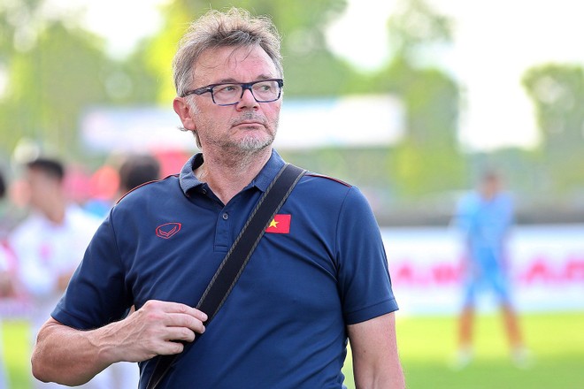 Philippe Troussier- người nhấn mạnh chủ nghĩa chủ động trong bóng đá