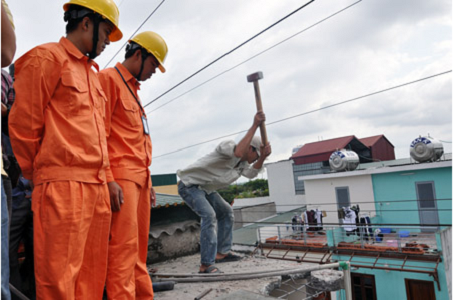 Giảm 189 điểm vi phạm hành lang bảo vệ an toàn lưới điện