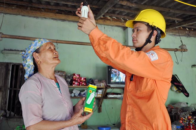 EVN HANOI triển khai nhiều hoạt động trong tháng tri ân khách hàng