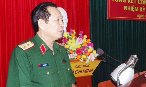 Trung tướng cự cãi với CSGT: “Tôi không khùng điên gì mà làm vậy”