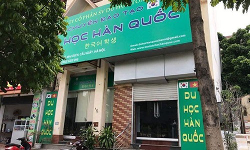 Đòi tiền cọc không thành, nam sinh cứa cổ nữ GĐ trung tâm du học