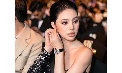 Jolie Nguyễn đáp trả giữa ồn ào không phải "rich kid" chính hiệu