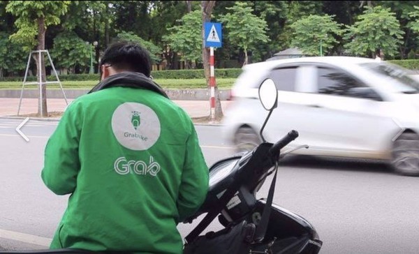 Tốt nghiệp ĐH rồi chỉ chạy Grab để mưu sinh, chàng trai gây tranh cãi 