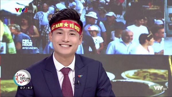 Dân mạng truy tìm danh tính MC điển trai của VTV