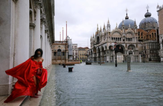 Thành phố kênh đào Venice bị ngập hơn 1m