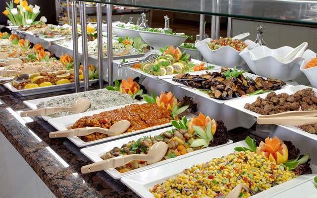 3 thứ nên tránh khi đi ăn buffet