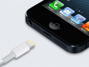 Sạc iPhone 5 “rởm” khiến người đẹp bỏ mạng?