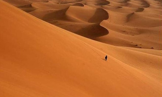 Sa mạc Sahara sâu bao nhiêu? Cái gì sẽ nằm dưới nó?