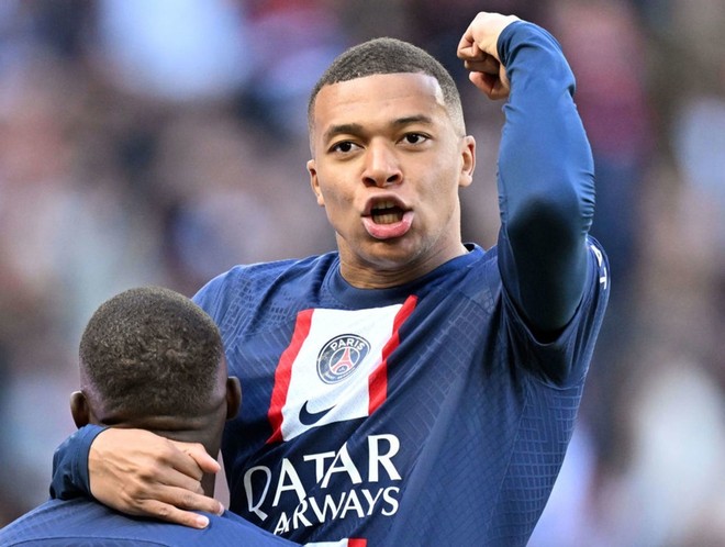 HLV Deschamps yêu cầu Mbappe phòng ngự nhiều hơn