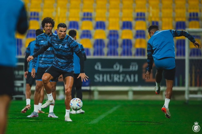 Cơ đùi săn chắc của Ronaldo