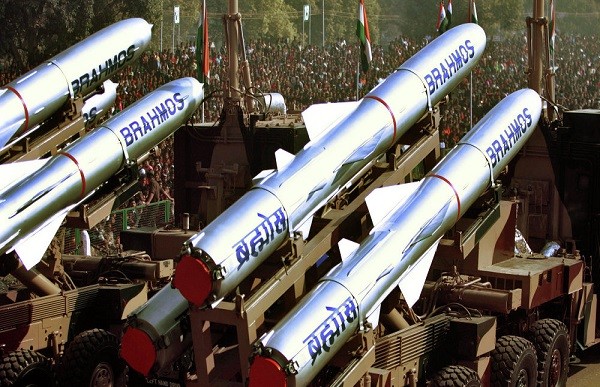 Tên lửa hành trình BrahMos nâng tầm bắn lên 600km?