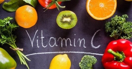 Đừng chỉ uống nước cam: 10 loại rau quả này cực kỳ giàu vitamin C