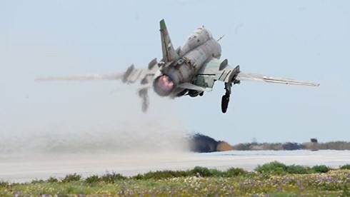 Phiến quân bắn hạ máy bay Su-22 của không quân Syria tại Idlib