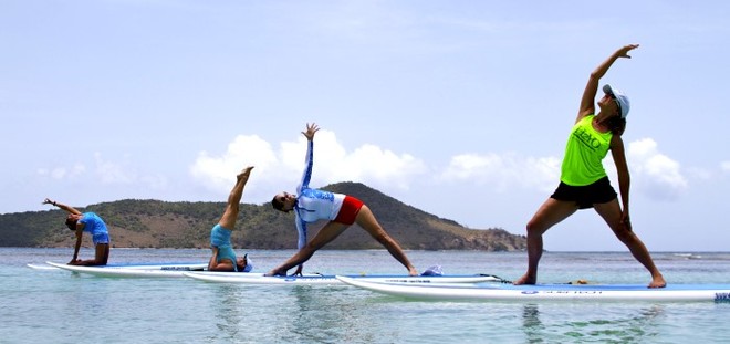 Trào lưu tập Yoga nổi trên mặt nước có gì hay ho?