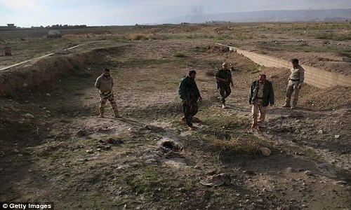 Kinh hoàng hố chôn 120 người Yazidi bị IS giết ở Sinjar