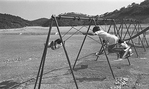 Bất ngờ nơi trẻ em Hong Kong vui chơi trong những năm 1970