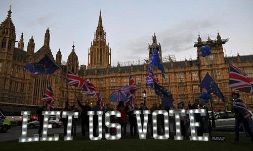 Brexit bế tắc, thủ đô London rơi vào "hỗn loạn"