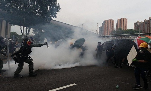 Hàng nghìn người Hong Kong biểu tình chống xã hội đen