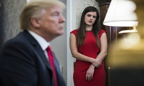 Vì sao nữ trợ lý Tổng thống Trump đột ngột từ chức?