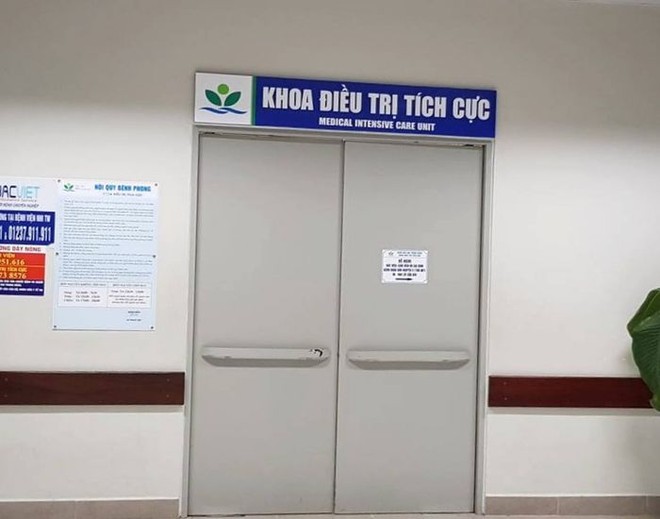 Bị bỏ quên trên xe đưa đón học sinh, bé 3 tuổi nhập viện