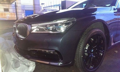 BMW 7-Series 2016 bất ngờ xuất hiện “trần trụi“