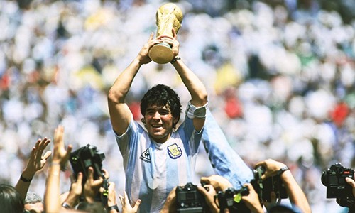 Sao Việt tiếc thương “huyền thoại bóng đá” Diego Maradona qua đời