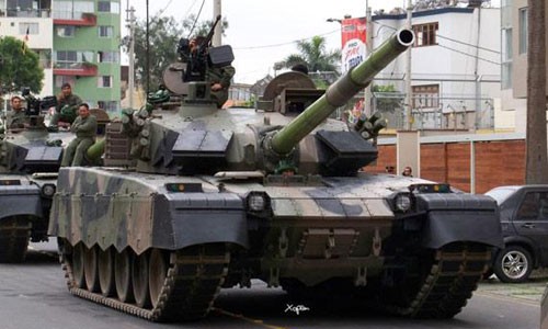 Xe tăng VT-4 Trung Quốc "đánh bại" tăng Nga ở Peru?